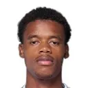 W. Omari 사진
